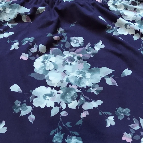 Skirts - Picture 5 of 9